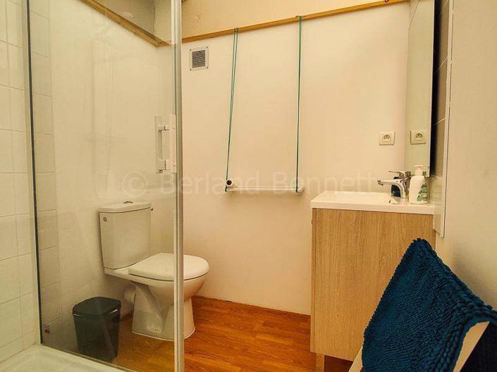 Image No.24-7 Bed House for sale