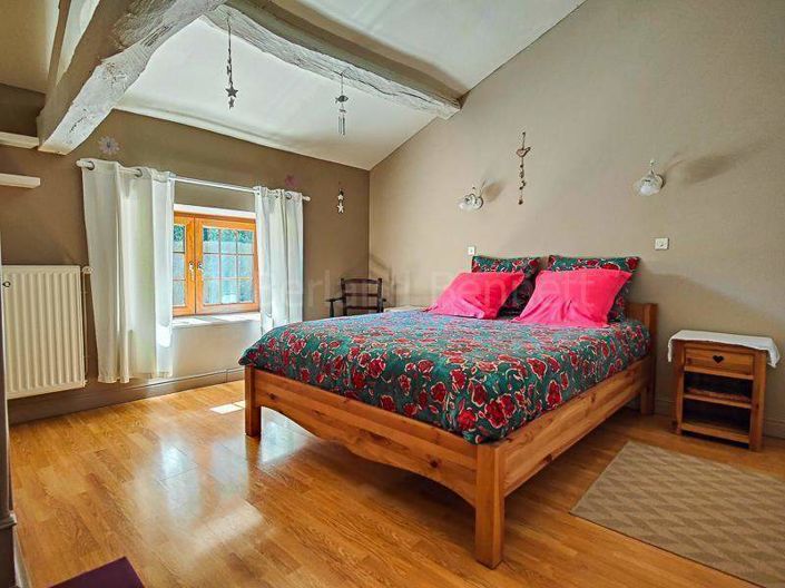 Image No.25-7 Bed House for sale