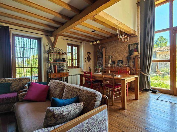 Image No.8-7 Bed House for sale