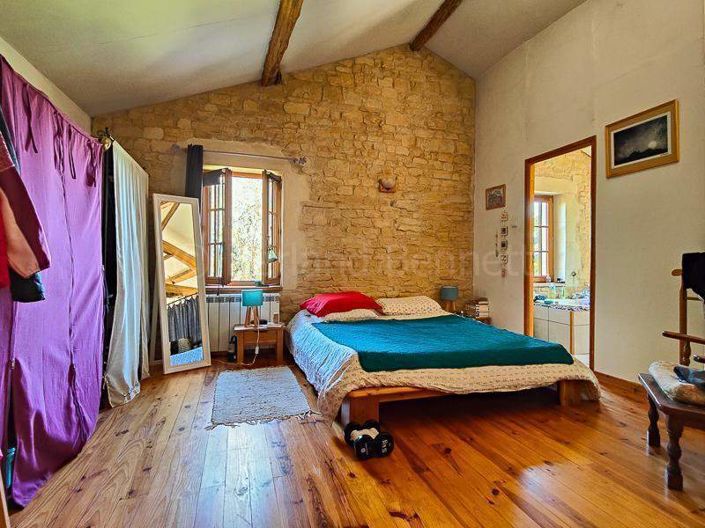 Image No.9-7 Bed House for sale