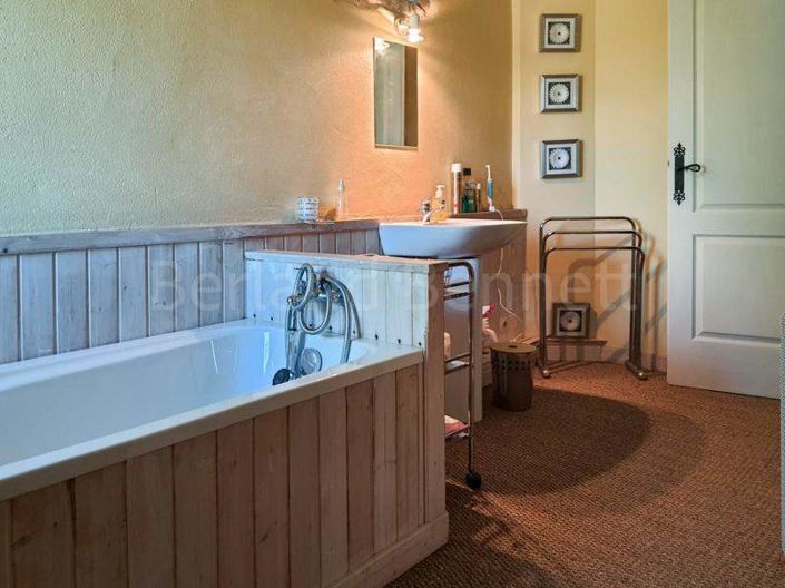 Image No.6-3 Bed House for sale