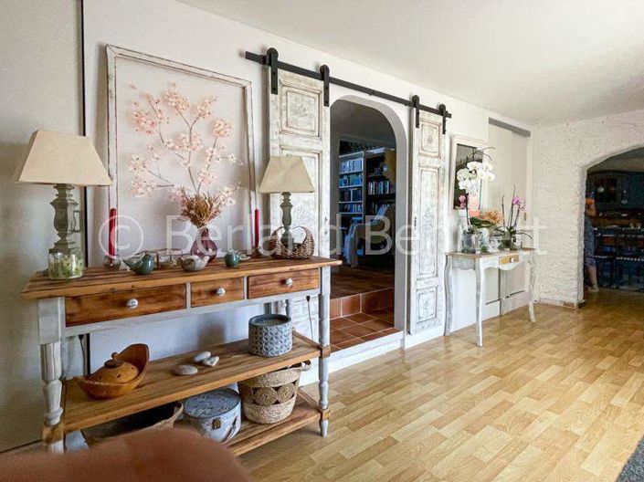 Image No.2-4 Bed House for sale