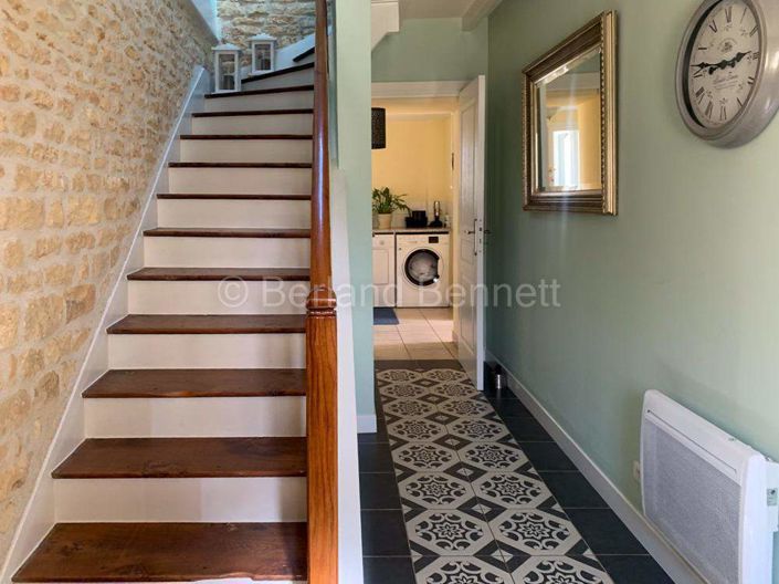 Image No.2-8 Bed House for sale