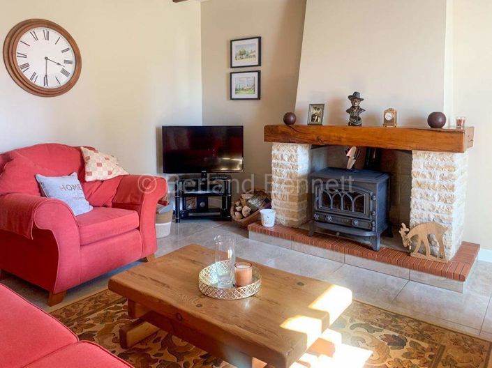 Image No.5-8 Bed House for sale