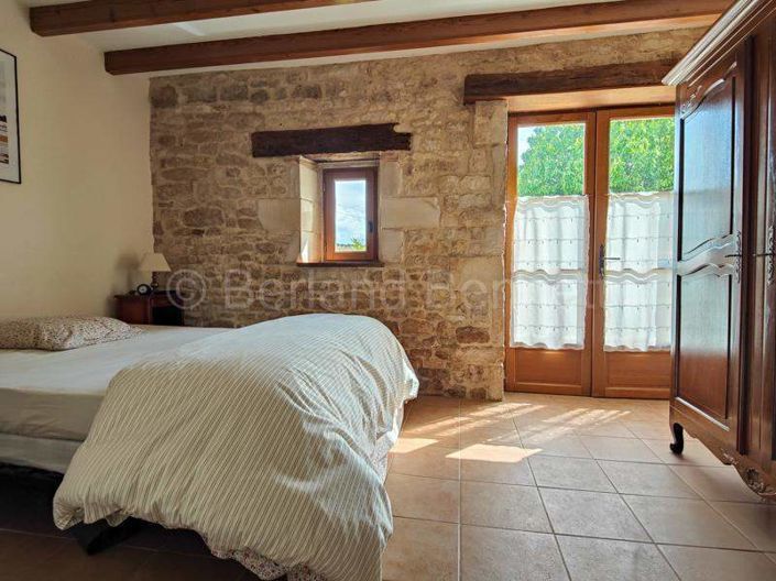 Image No.10-2 Bed House for sale