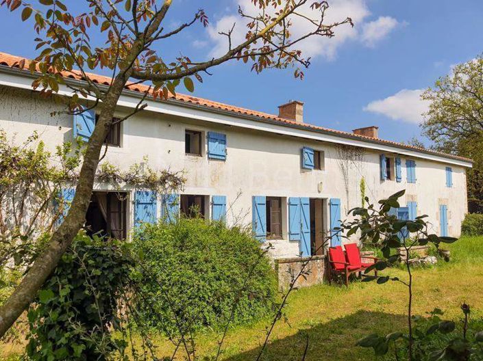 Image No.1-5 Bed House for sale