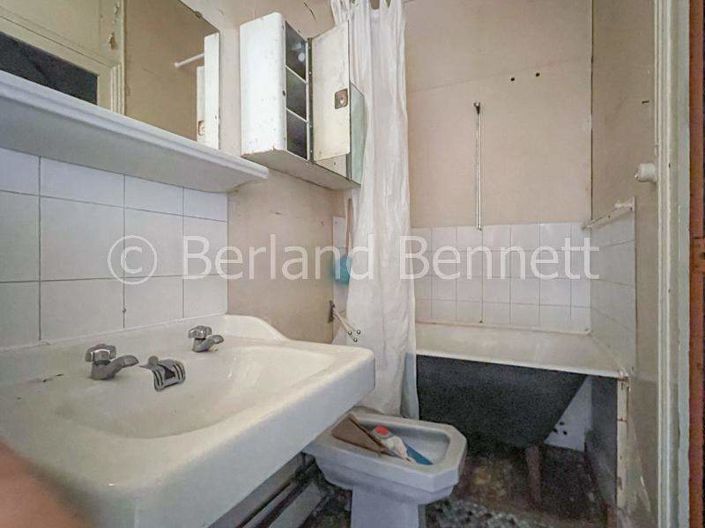 Image No.14-7 Bed House for sale