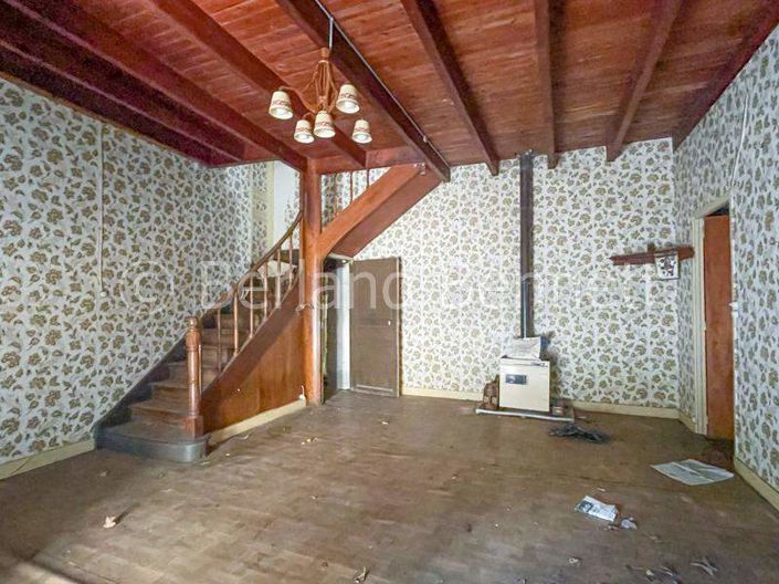 Image No.8-7 Bed House for sale