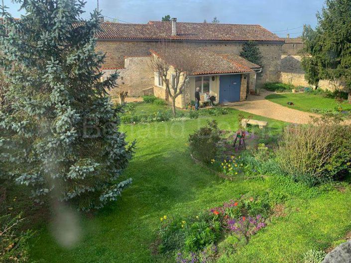 Image No.17-5 Bed House for sale