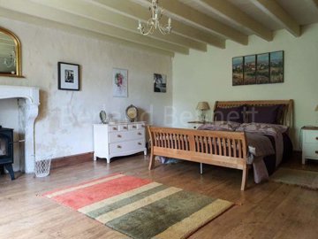 5bd28c85-71ee-031a-ca1d-ebc3129b9df9