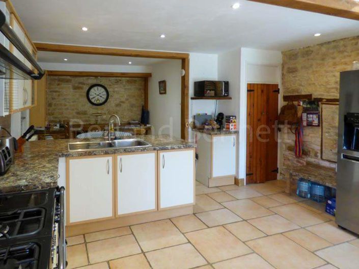 Image No.7-3 Bed House for sale