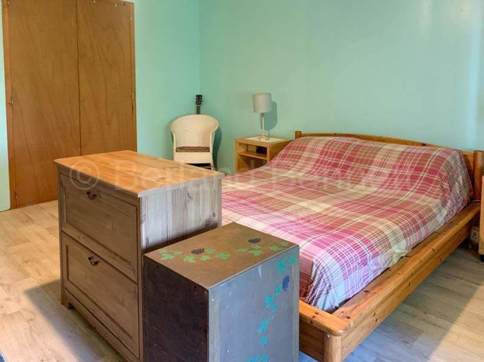 Image No.9-3 Bed House for sale