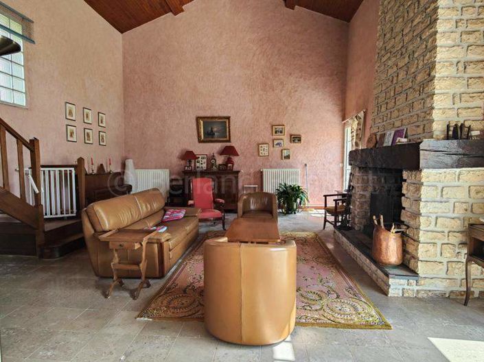 Image No.8-4 Bed House for sale