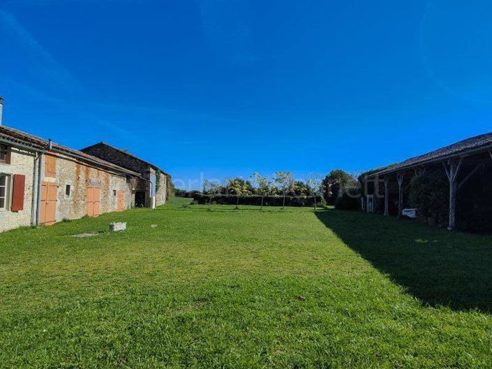 Image No.24-4 Bed House for sale