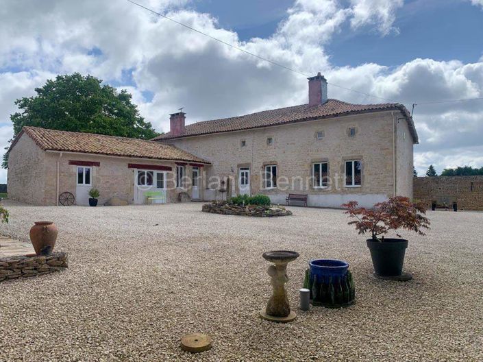 Image No.1-Maison de 8 chambres à vendre à Sauzé-Vaussais