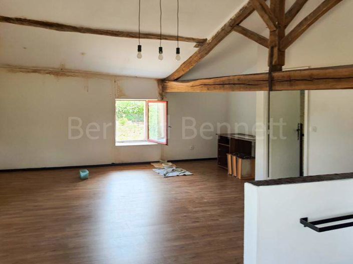 Image No.10-3 Bed House for sale