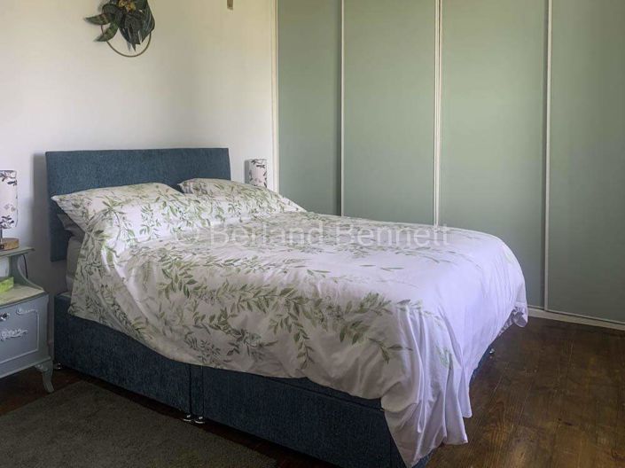 Image No.11-3 Bed House for sale