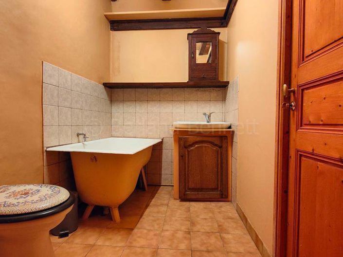 Image No.5-2 Bed House for sale