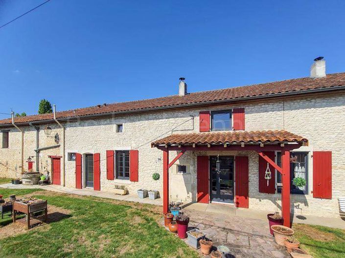 Image No.1-4 Bed House for sale