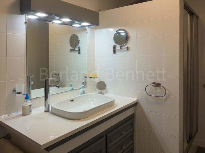 Image No.12-4 Bed House for sale