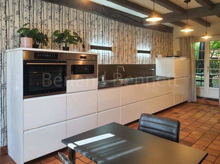 Image No.6-4 Bed House for sale