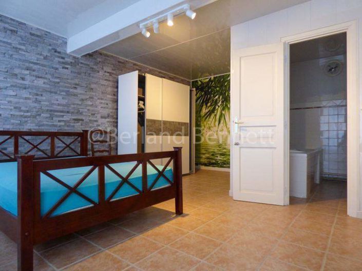 Image No.6-2 Bed House for sale