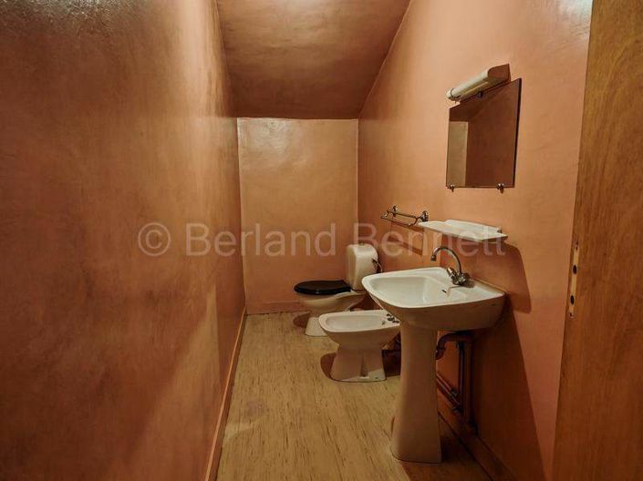 Image No.18-4 Bed House for sale