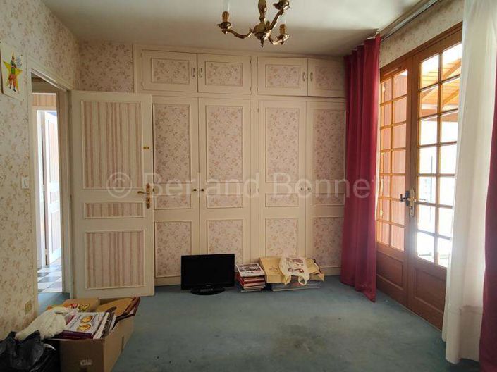 Image No.10-5 Bed House for sale