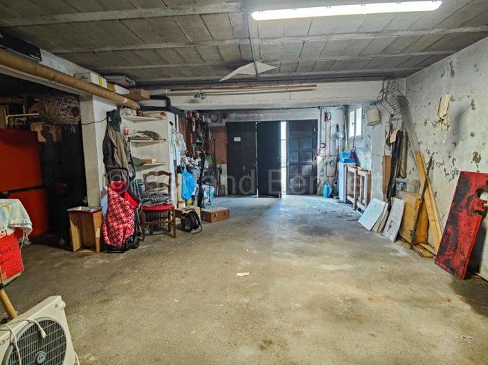 Image No.20-5 Bed House for sale