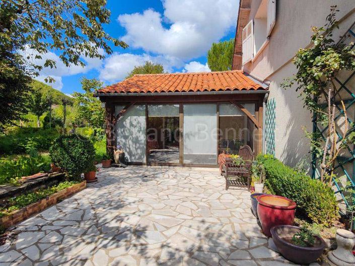 Image No.24-5 Bed House for sale