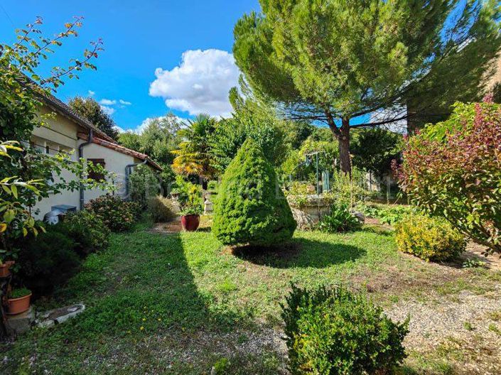 Image No.25-5 Bed House for sale