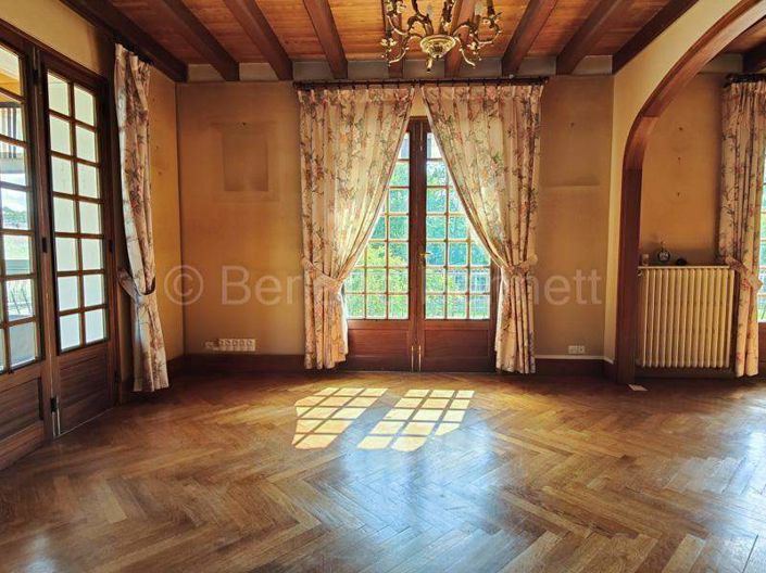 Image No.5-5 Bed House for sale