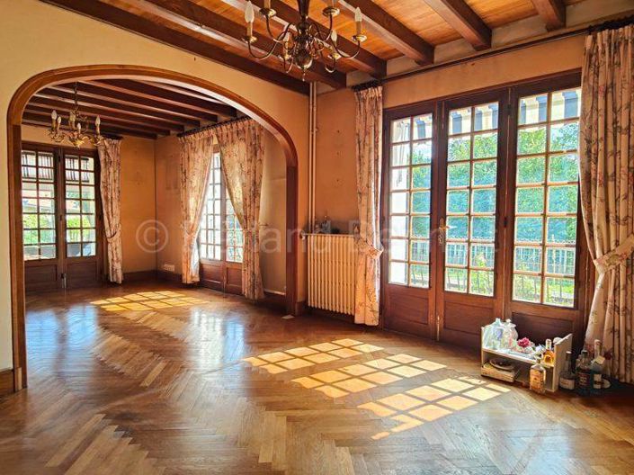 Image No.7-5 Bed House for sale