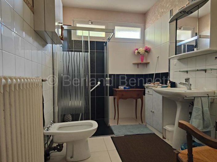 Image No.9-5 Bed House for sale