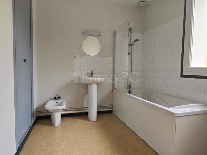 Image No.10-Maison de 3 chambres à vendre à Sauzé-Vaussais