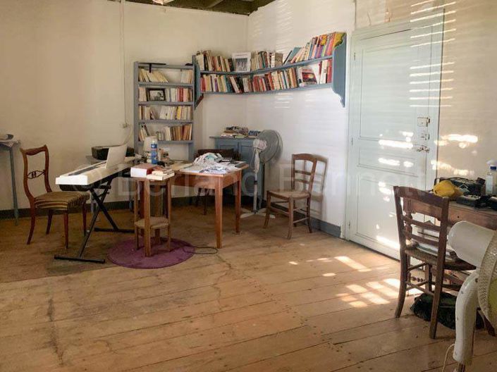 Image No.8-3 Bed House for sale