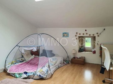 54135400-5182-c04e-ac74-66ff471c6a4f