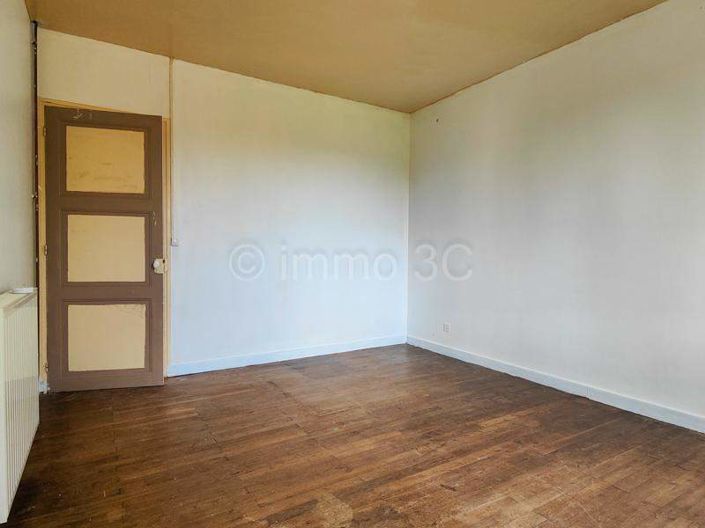 Image No.10-5 Bed House for sale