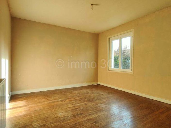 Image No.11-5 Bed House for sale