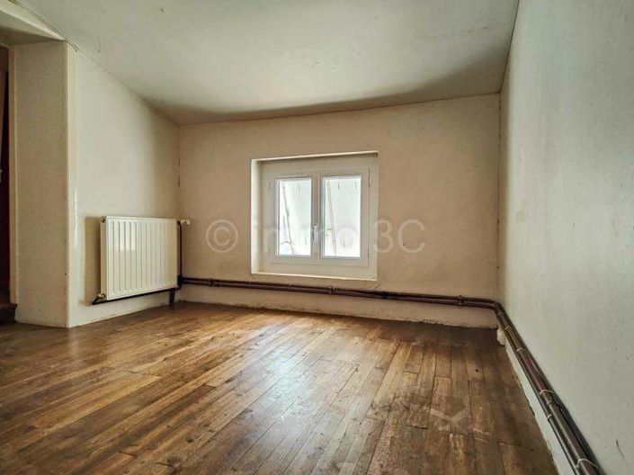 Image No.12-5 Bed House for sale