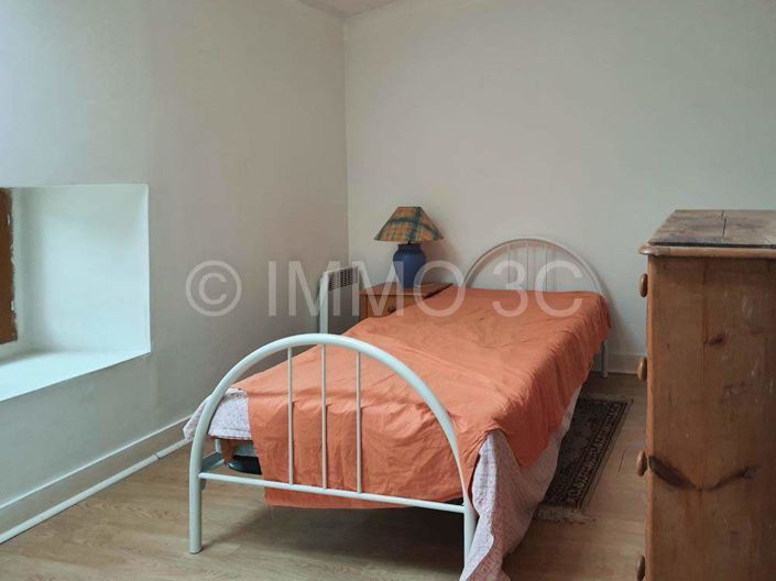 Image No.8-3 Bed House for sale