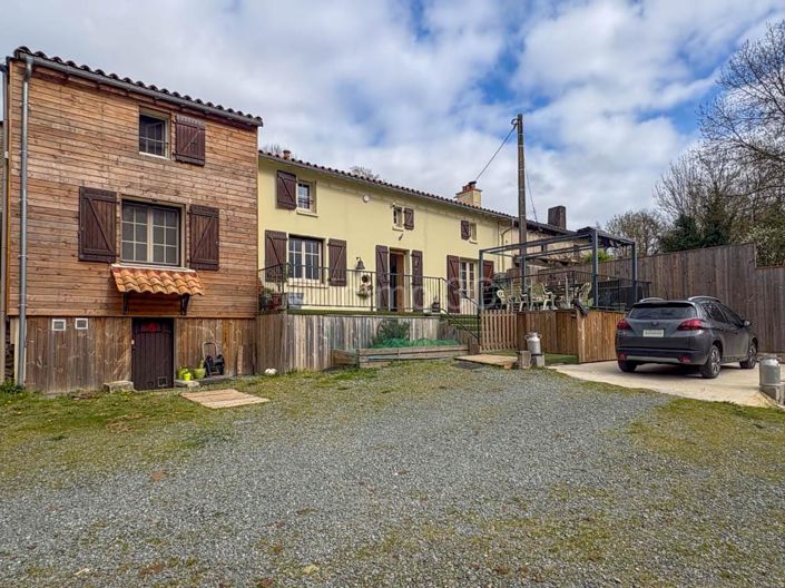 Image No.10-3 Bed House for sale