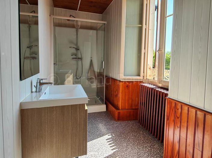 Image No.11-5 Bed House for sale