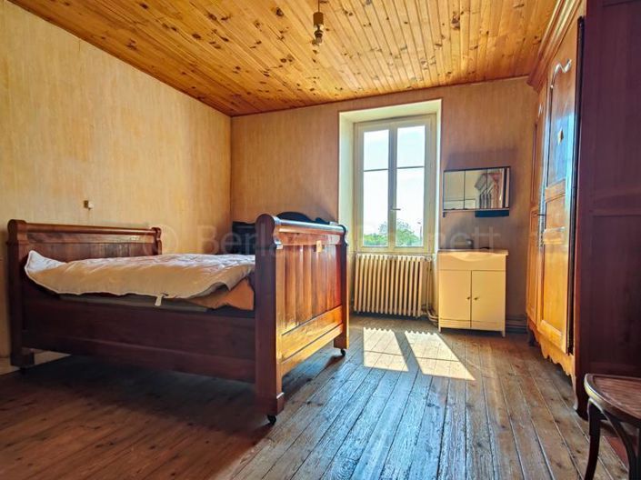 Image No.12-5 Bed House for sale