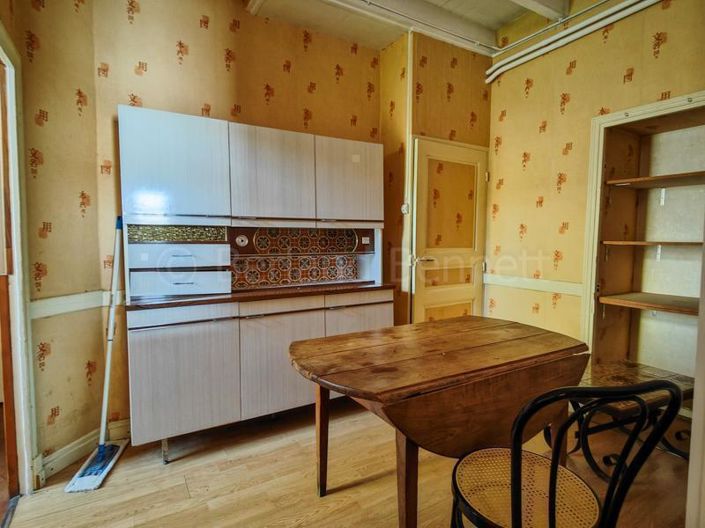 Image No.8-5 Bed House for sale