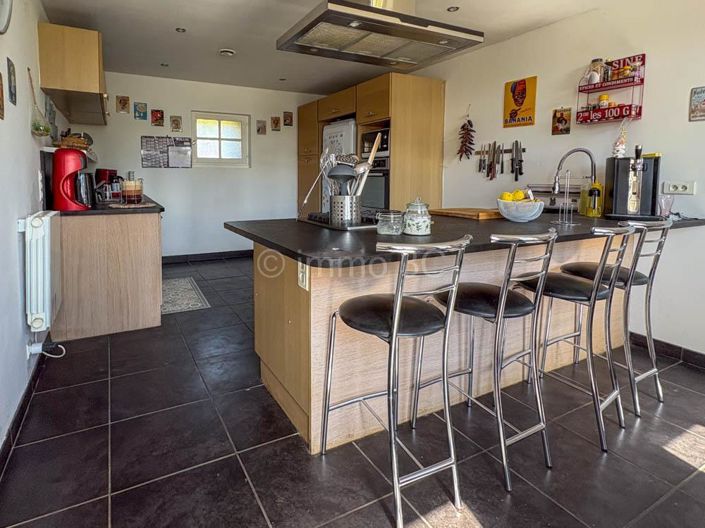 Image No.6-3 Bed House for sale