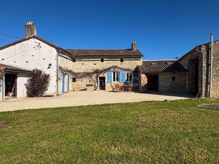 Image No.19-3 Bed House for sale