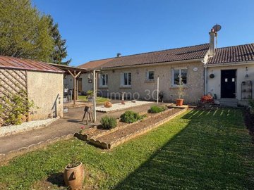 1 - Sauzé-Vaussais, House
