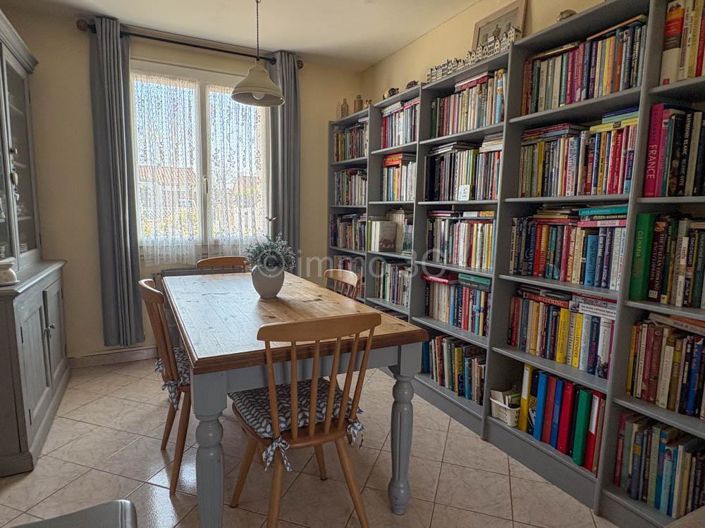 Image No.8-3 Bed House for sale