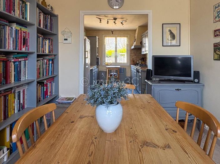 Image No.9-3 Bed House for sale